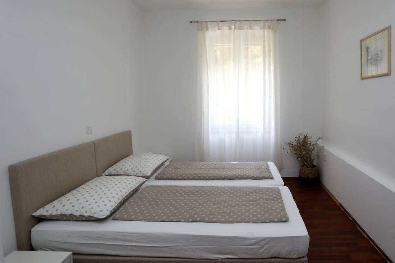 Appartamento Apartman Cinkopan Pola Esterno foto